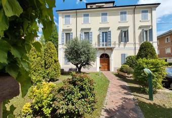 Vaciglio Suite has Balcony rooms
