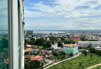 Lumpini Ville Naklua-Wongamat C19 near Terminal 21 allows 18 year olds to book a room