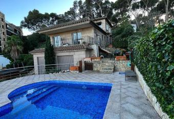 Villa Torre Valentina has Balcony rooms