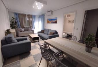 Egy l  p  s a tengerpart! has Balcony rooms