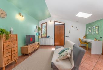 Villa Frida, New Apartment Como&Milano has Balcony rooms