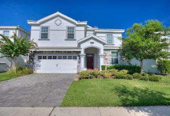 Starks Retreat has rooms with a private hot tub