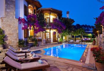 Villa Vali has Balcony rooms