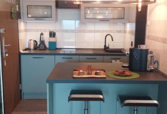 Premium-Unterkunft Yunique am Stadtgarten allows 18 year olds to book a room