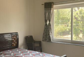 Sai udaipur home stay has rooms with a private hot tub