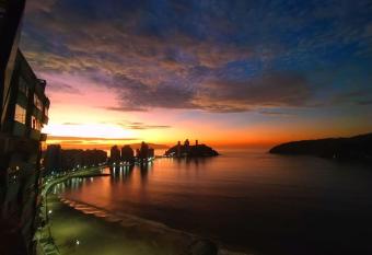 Kit frente a Praia allows 18 year olds to book a room