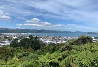 3 bed apartment with stunning harbour views has Balcony rooms