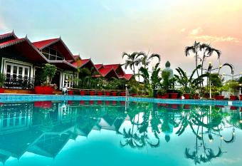 YKC FARMS has Balcony rooms