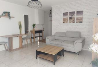 l  Iris has Balcony rooms