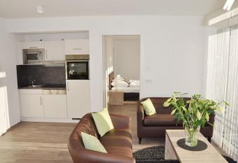 ADAPT APARTMENTS BERLIN - Adlershof has Balcony rooms