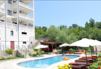 Vila Oaza Markovici has Smoking/Balcony rooms