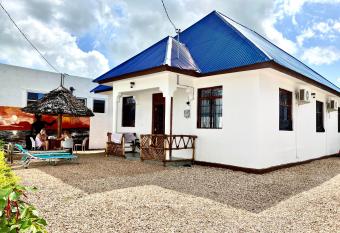 Villa Luna Kiwengwa has Smoking rooms