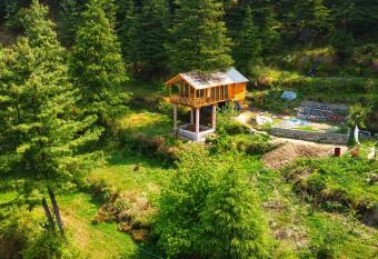 Stargazing Treehouse Himachal has Balcony rooms