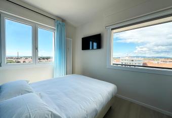 Toscana da aMare allows 18 year olds to book a room