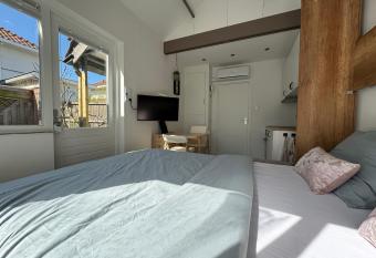 Tiny Home has Balcony rooms