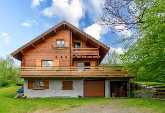 Chalet Du Wason has Balcony rooms