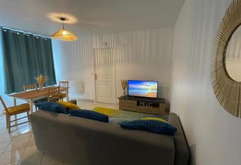 Ma Belle Conciergerie - Charmant 2 pi  ces centre ville St Fargeau Ponthierry allows 18 year olds to book a room