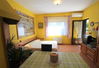 Apartments Daniela has Balcony rooms