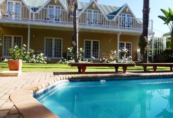 @Yamkela Guest House has Balcony rooms