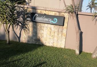 Casablanca The breeze has rooms with a private hot tub