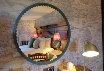 The Falcon Inn allows 18 year olds to book a room