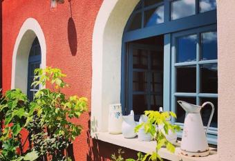 Maison de caract  re    Saint-Nectaire le haut has Balcony rooms