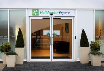 Holiday Inn Express Wakefield, an IHG Hotel allows 18 year olds to book a room