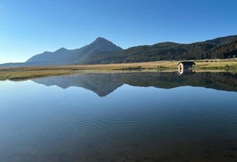 The Cabin at Red Rock Lakes has rooms with a private hot tub