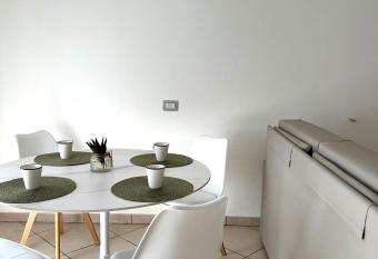 La Fossola 25 - vicino al Bernina Express has Balcony rooms