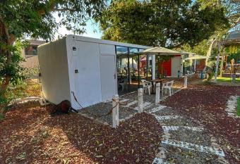 Apple House cerca de la playa allows 18 year olds to book a room