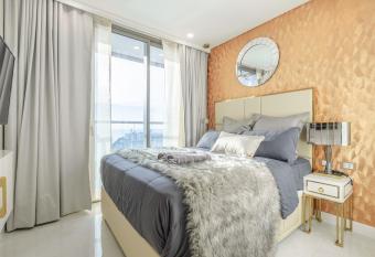 1 bedroom jomtien Seaview B allows 18 year olds to book a room