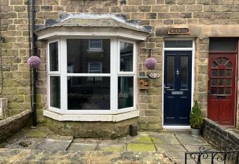 Wolf Hollow, sleeps 6, Buxton centre has Balcony rooms