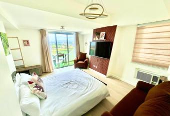 Big Spacious Corner Unit at Azure North wraparound balcony has Balcony rooms