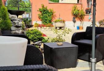 Corte Sant Andrea has Balcony rooms