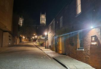 2 DANESGATE allows 18 year olds to book a room