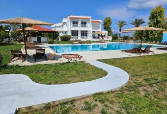 Ayit Hotel allows 18 year olds to book a room