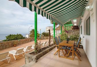 Casa Los Veleros F1 has Balcony rooms