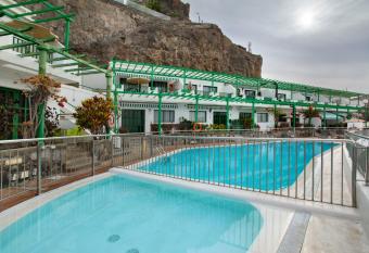 Casa Los Veleros F2 has Balcony rooms