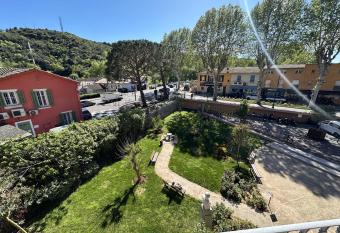Appartement vieux village has Balcony rooms