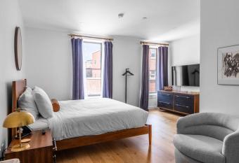 King Bed, Fiber Internet, Heart of Bangor, 50 Roku TV, Room # 208 allows 18 year olds to book a room