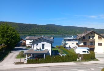 BlueLine Apartments am W  rthersee has Balcony rooms