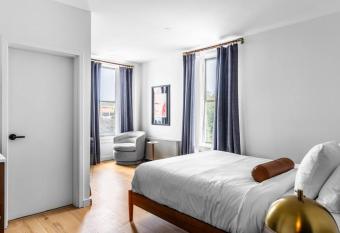 Canal View, Dtwn Historic Hotel, Fiber Internet, Room # 209 allows 18 year olds to book a room