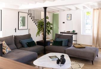 Les Maisons de l Abreuvoir C  t   Parc has Balcony rooms