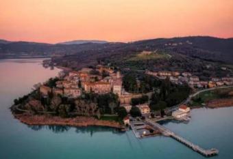 il borgo antico has Balcony rooms