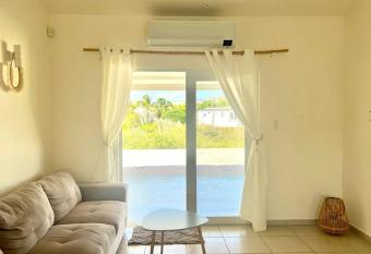 Huis op de wind allows 18 year olds to book a room