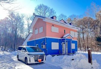          Vienna has rooms with a private hot tub