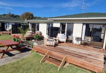 Tahuna Beach Holiday Park and Motel allows 18 year olds to book a room