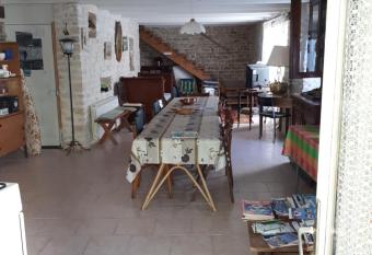 maison grange has Balcony rooms