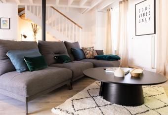 Les Maisons de l Abreuvoir C  t   Village has Balcony rooms