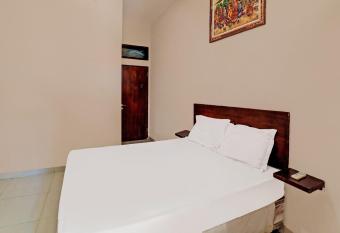 OYO 92017 Sari Agung Hotel allows 18 year olds to book a room